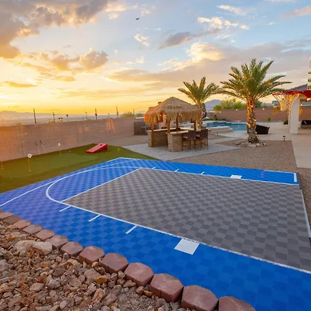 3400 Sqft House W/40Ft Heated Pool/Spa- Strip View